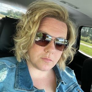 Meet your Posher, Layla